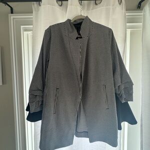 Stylish Black and White Houndstooth Women's Coat